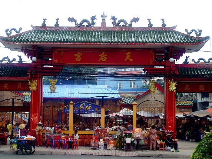 Địa điểm lễ chùa đầu năm ở Bình Dương - chùa Bà Thiên Hậu