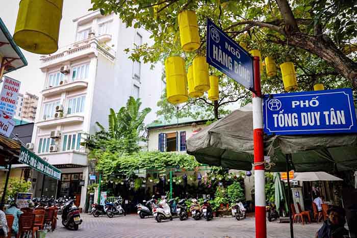 Khám phá phố ẩm thực Ngõ Cấm Chỉ - Con phố ẩm thực huyền thoại