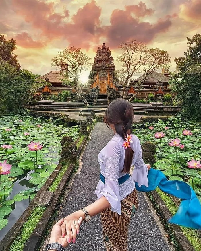  Đền Saraswati là điểm du lịch nổi tiếng tại Ubud