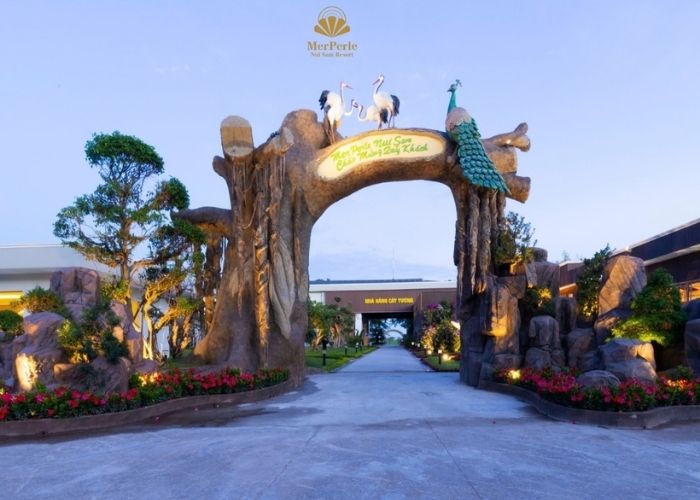 Gợi ý khách sạn gần Miếu Bà Chúa Xứ