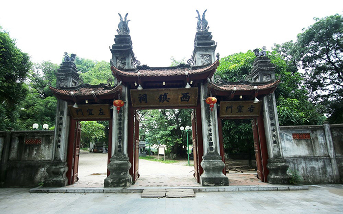 Đến Thăng Long tứ trấn - Lễ hội tại đền Voi Phục 