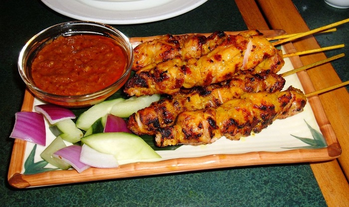 Kinh nghiệm du xuân Bali tự túc nên thưởng thức món Satay