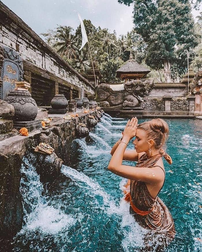 Pura Tirta Empul là điểm du lịch nổi tiếng tại Ubud