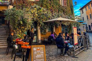 Ăn như người bản địa ở các khu phố ẩm thực tại Rome Italia!