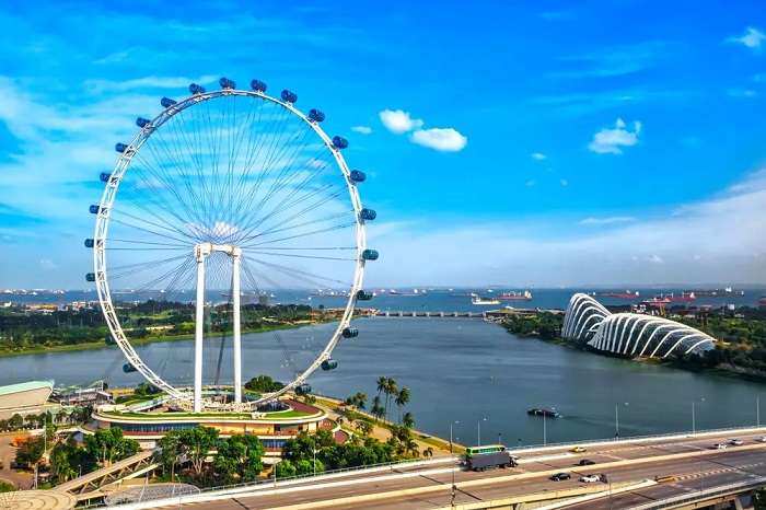 điểm đến nổi tiếng không thể bỏ qua khi đi tour du lịch Singapore MalaysiaSingapore Flyer