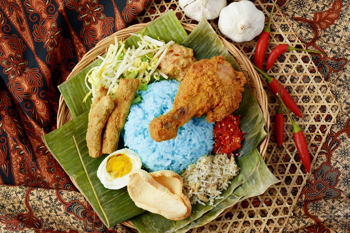 Nên ăn gì khi đi tour du lịch Singapore Malaysia