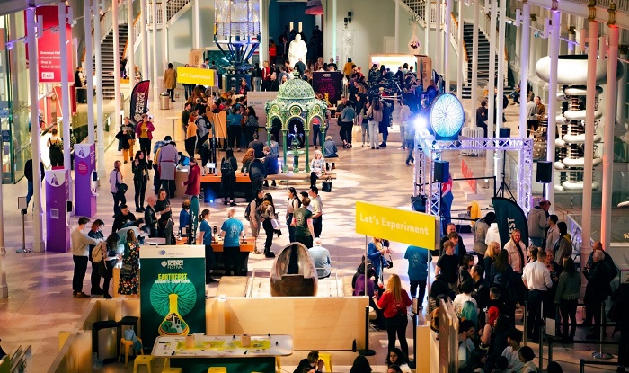 Lễ hội Khoa học Edinburgh là lễ hội mùa xuân ở Anh nên trải nghiệm 1 lần 