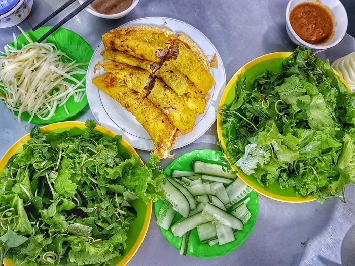 Các quán ăn vặt ngon ở Vĩnh Phúc - Chè Huế, bánh xèo
