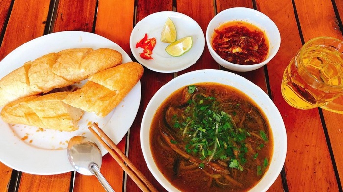 quán lươn ngon ở Nghệ An -Quán lươn Bà Ngọ 