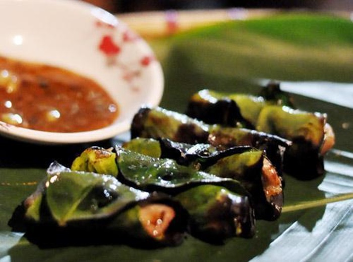 du lịch Hòa Bình tháng 3 - Chả cuốn lá bưởi