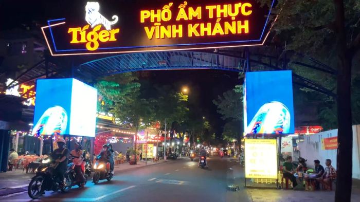 phố ẩm thực Vĩnh Khánh 