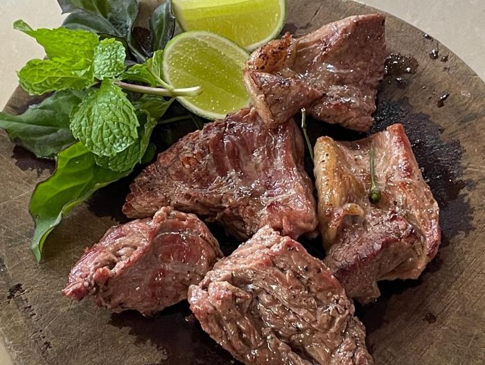 Ăn gì ở Phú Quý bò nóng 