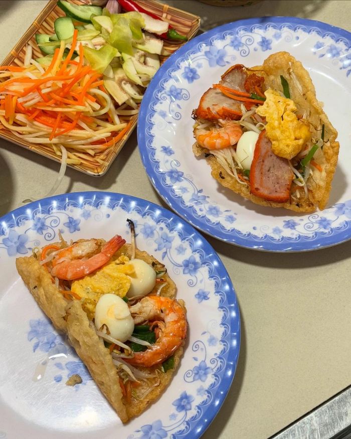 quà chiều xứ Huế bánh cuốn tôm chua