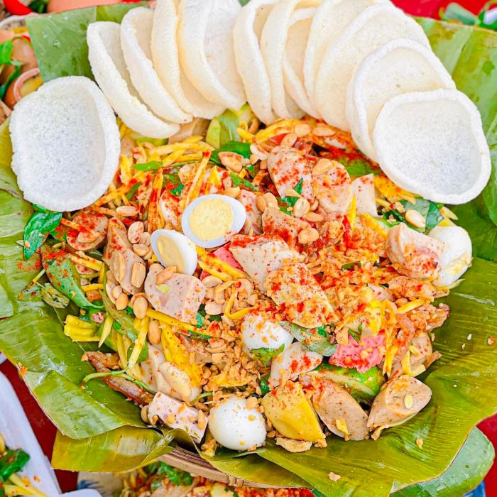 quà chiều xứ Huế bánh cuốn tré trộn 