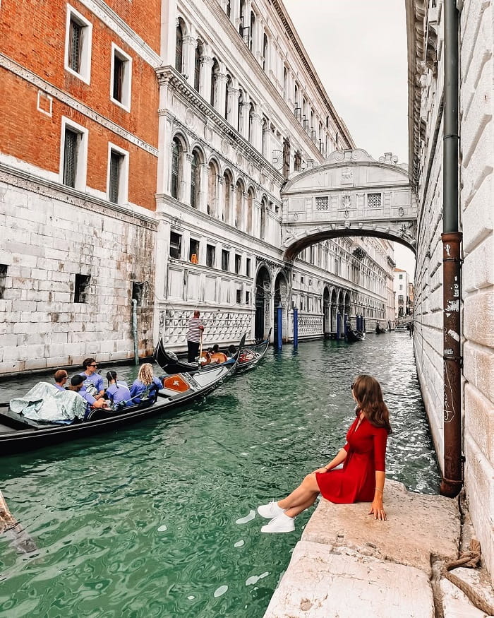 Check in cầu Than Thở Ý 