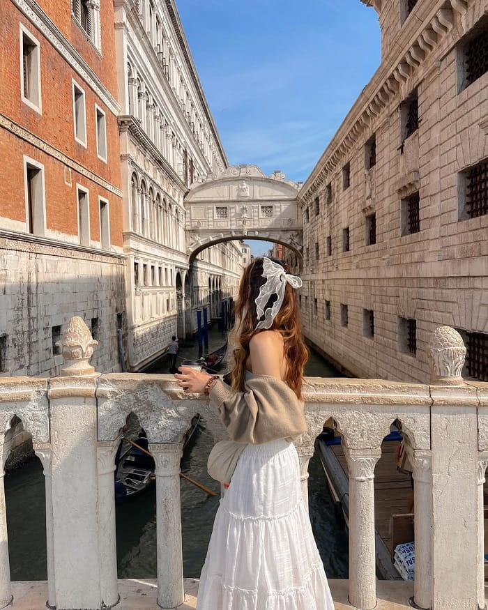 tham quan cầu Than Thở Ý 