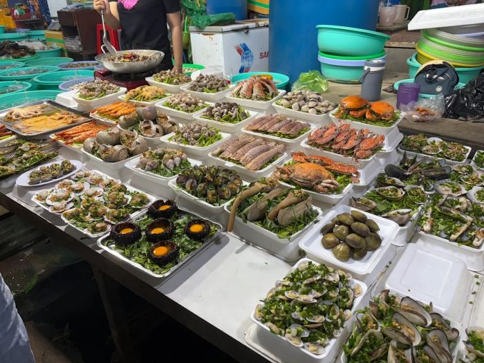 Ăn gì ở chợ Hàng Dương Cần Giờ