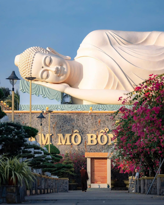 Các điểm du lịch tâm linh nổi tiếng miền Nam - Chùa Vĩnh Tràng, Đồng Tháp