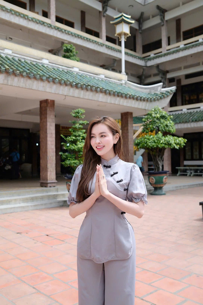 Các điểm du lịch tâm linh nổi tiếng miền Nam - Miếu Bà Chúa Xứ núi Sam, An Giang