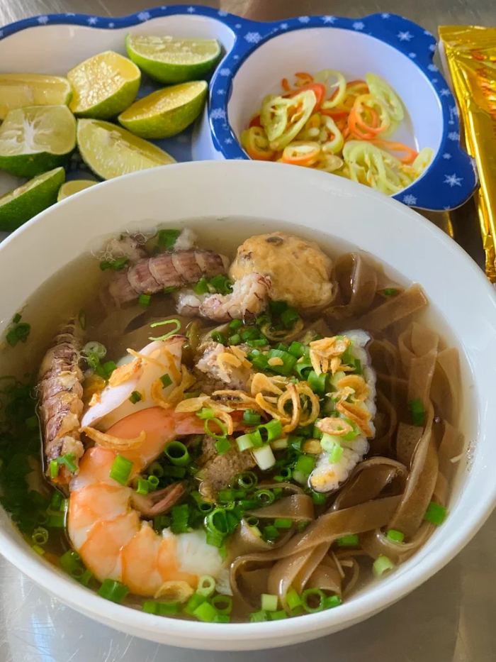 Loan bánh canh quán ăn ngon gần Bãi Sau Vũng Tàu Loan bánh canh quán ăn ngon gần Bãi Sau Vũng Tàu