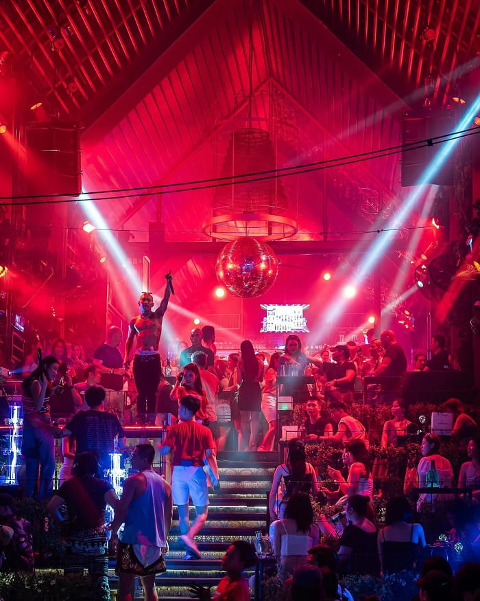 Oanh tạc phố Khao San Thái Lan