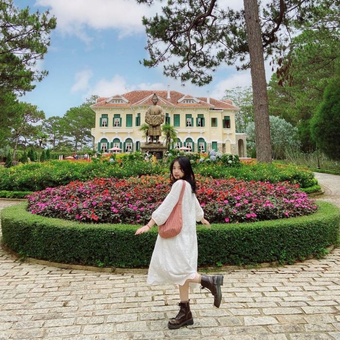tòa lâu đài đẹp ở Đà Lạt King Palace (Dinh I) tòa lâu đài đẹp ở Đà Lạt King Palace (Dinh I)