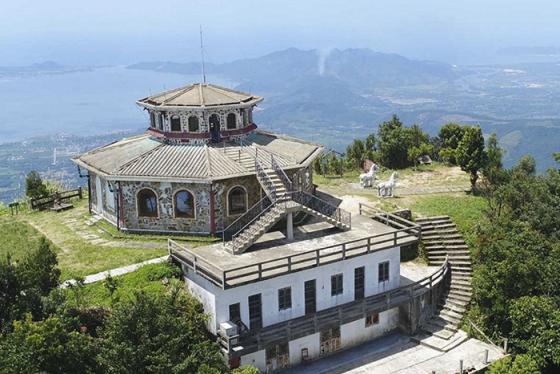 Chiêm ngưỡng Vọng Hải Đài - vẻ đẹp huyền ảo giữa non cao xứ Huế