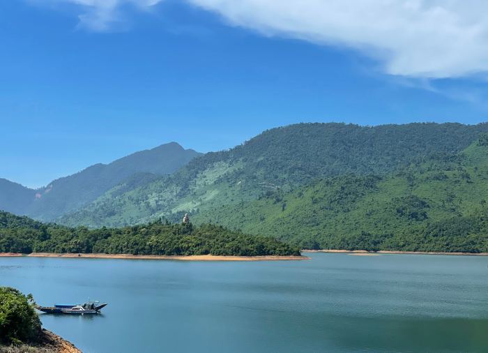 Hồ Truồi Huế