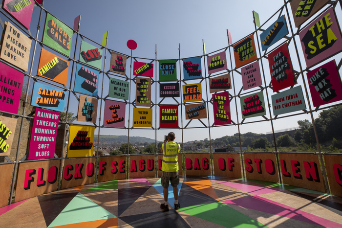 kinh nghiệm du lịch Anh mùa hè - Tham gia các lễ hội sôi động