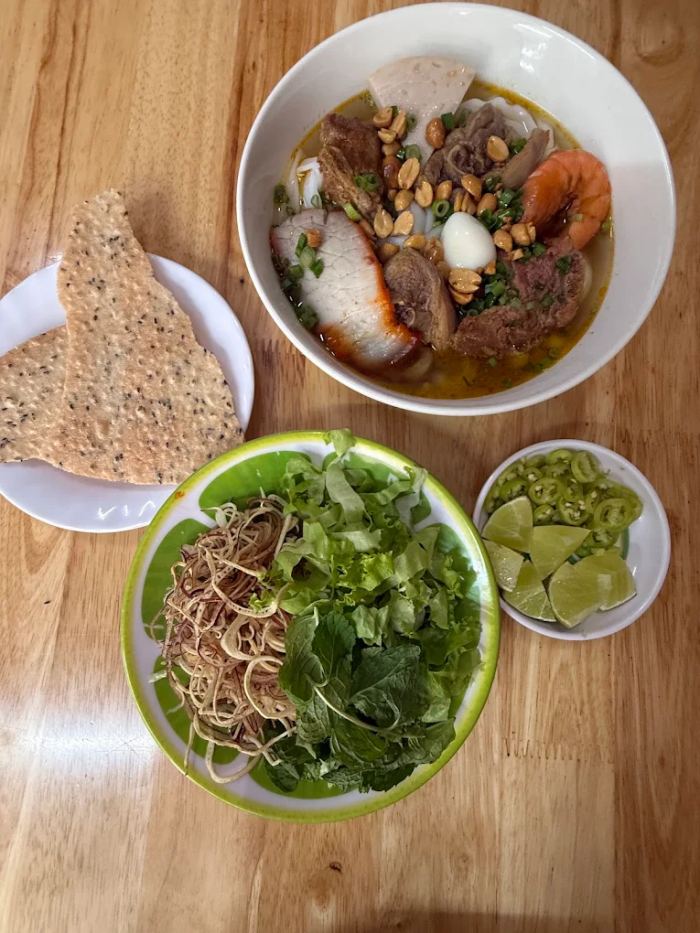 Quán mì Quảng ngon ở Nha Trang quán Hội An 