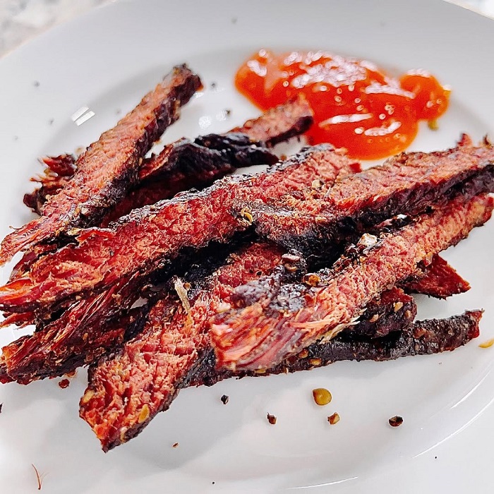 Ăn gì ở Sapa? Thịt trâu gác bếp là món ngon hảo hạng của Sapa