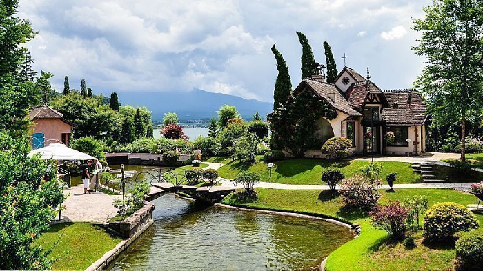 Kawaguchiko Music Forest Museum là địa điểm không thể bỏ qua khi đến công viên hoa Oishi