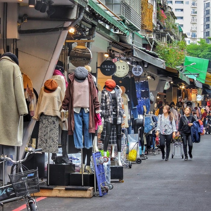 Shopping ở khu mua sắm Wufenpu Đài Loan 