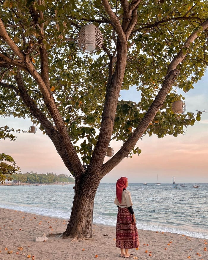 Thư giãn ở bãi biển Senggigi Indonesia
