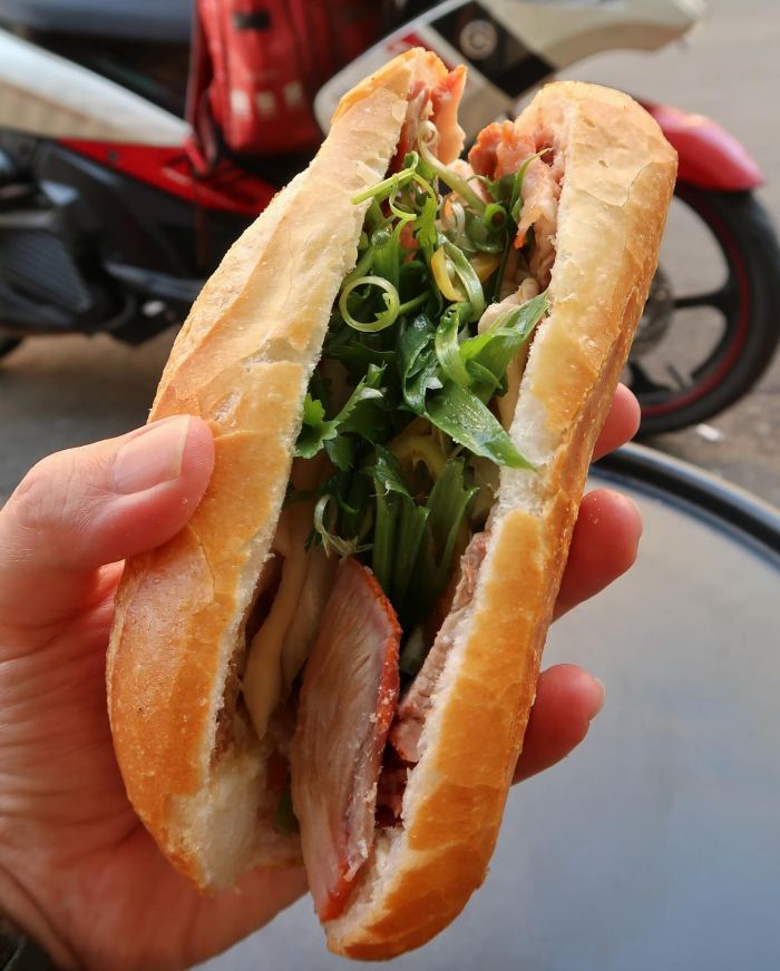 tiệm bánh mì lâu đời ở Sài Gòn Bảy Hổ 