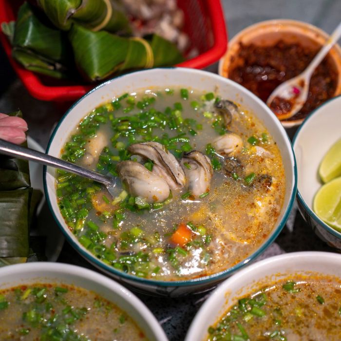 cháo hàu Lăng Cô 