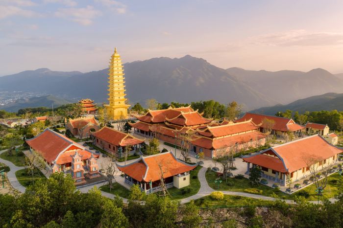 Chùa Trúc Lâm Phụng Thùy Sơn 