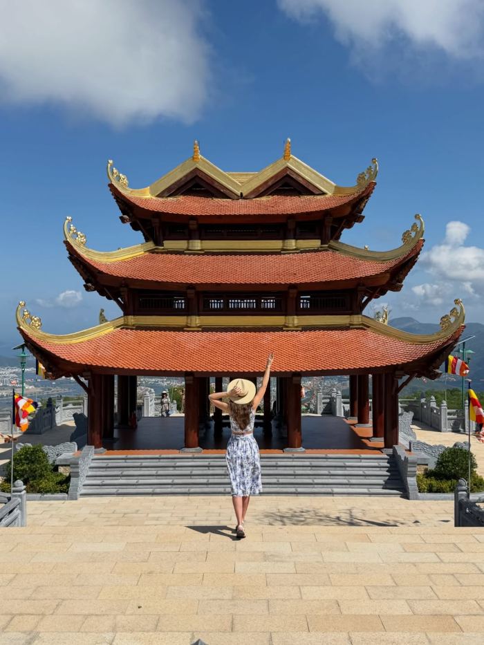 Chùa Trúc Lâm Phụng Thùy Sơn ngắm cảnh