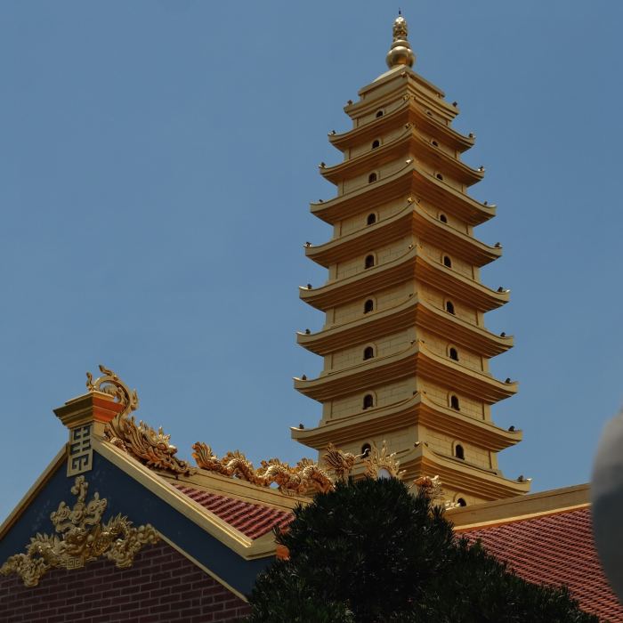 Chùa Trúc Lâm Phụng Thùy Sơn tháp Quang minh 