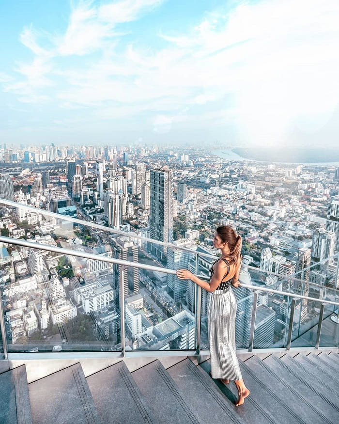 Ngắm cảnh ở đài quan sát Mahanakhon SkyWalk Bangkok