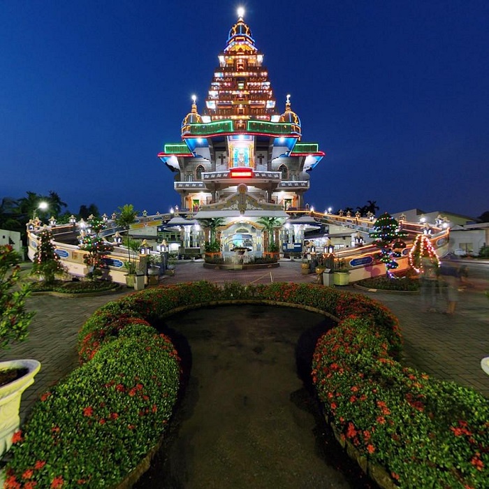 Đền thờ Annai Vellangkanni là điểm tham quan nổi tiếng ở thành phố Medan 