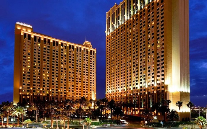 Khách sạn cao cấp là địa điểm nổi bật ở đại lộ Las Vegas Mỹ