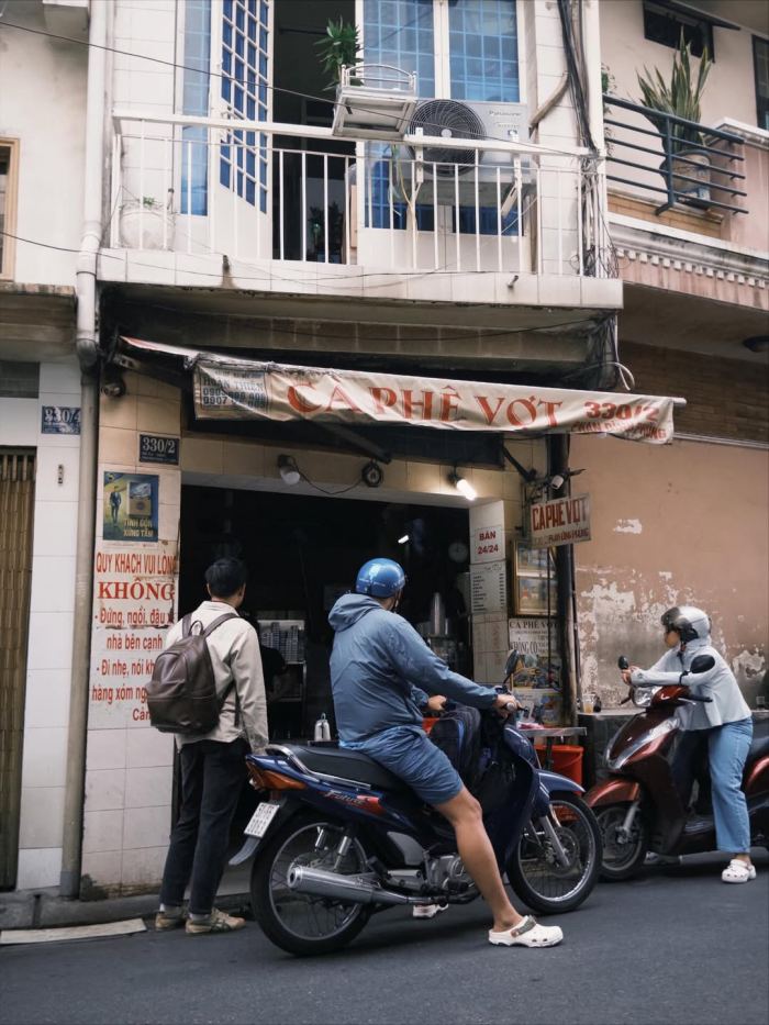 Cà phê vợt Sài Gòn quán đường Phan Đình Phùng 