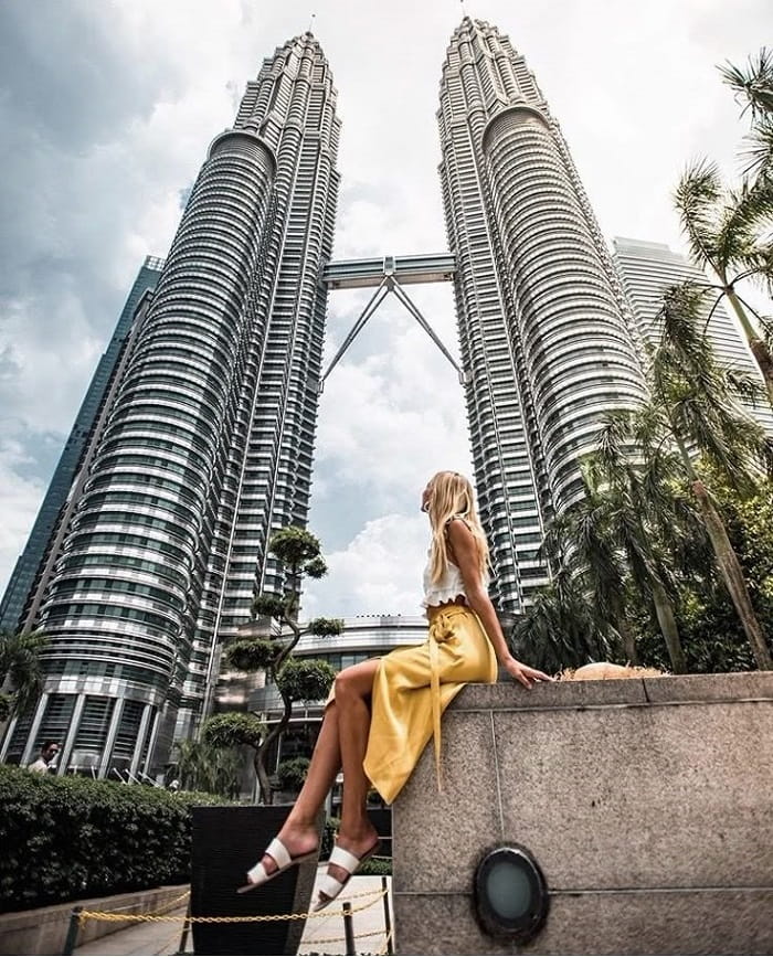 Tháp Đôi Petronas là điểm du lịch gần cung điện Hoàng gia Malaysia