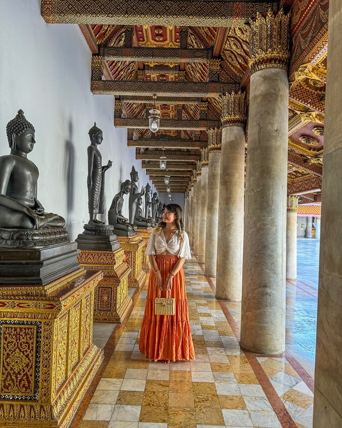 Tham quan chùa Wat Benchamabophit Bangkok