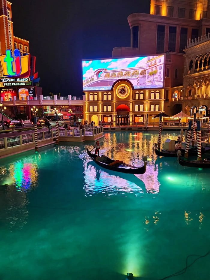 Du lịch Las Vegas về đêm có gì hấp dẫn