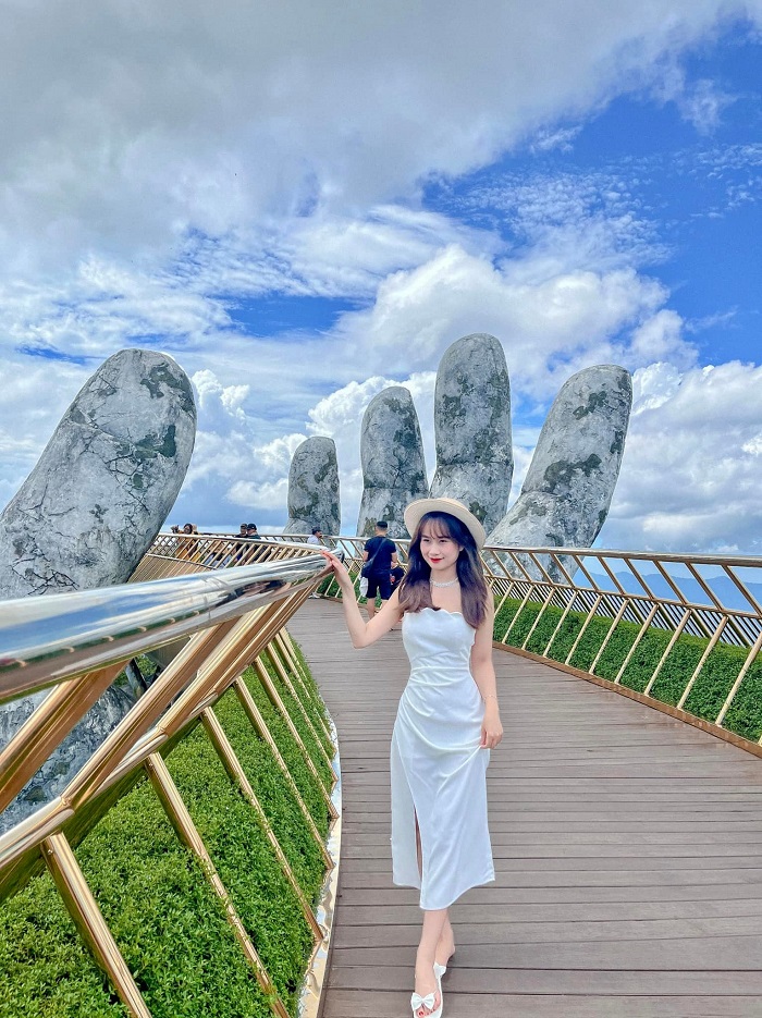 Đặt vé Bà Nà Hill tham quan cầu Vàng