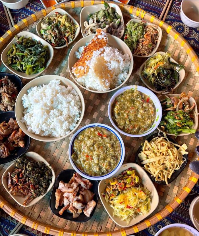 quán cơm đồng bào ngon ở Đắk Lắk quán lê Na
