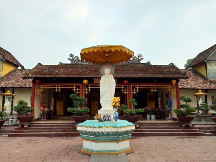 Chùa Bác Ái gần chùa Huệ Chiếu Kon Tum 