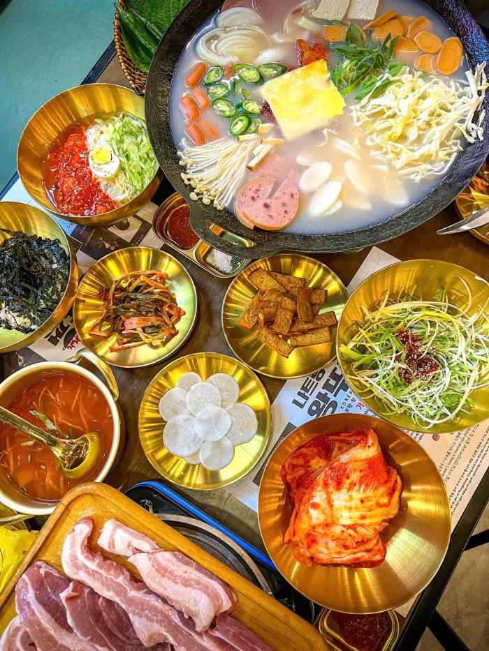 nhà hàng Hàn Quốc ở Nha Trang Nhà hàng BBQ Han Quoc 왕뚜껑 삼겹살